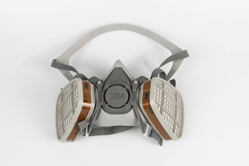 Respirator sebagai alat APD untuk melindungi pernapasan Respirator sebagai alat APD untuk melindungi pernapasan