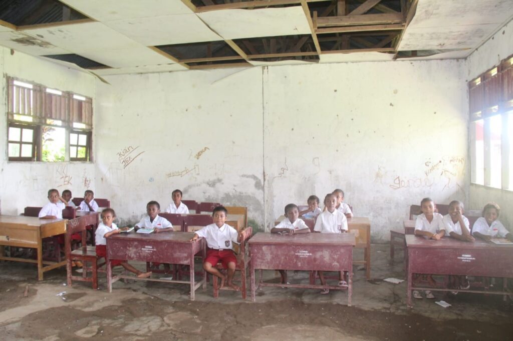 Pemerataan Pendidikan di Indonesia Jadi Hak Anak Timur Juga!
